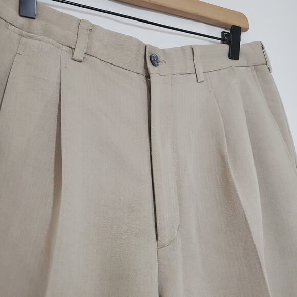 Ping | Pleated Front Khaki Golf Shorts - Picture 3 of 8
